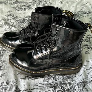 Dr. Martens patent leather black boot sz 6/37